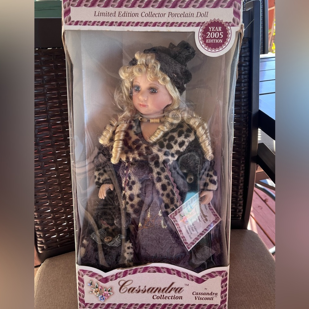 Year 2005 Cassandra Visconti Limited Edition Collector Porcelain Doll